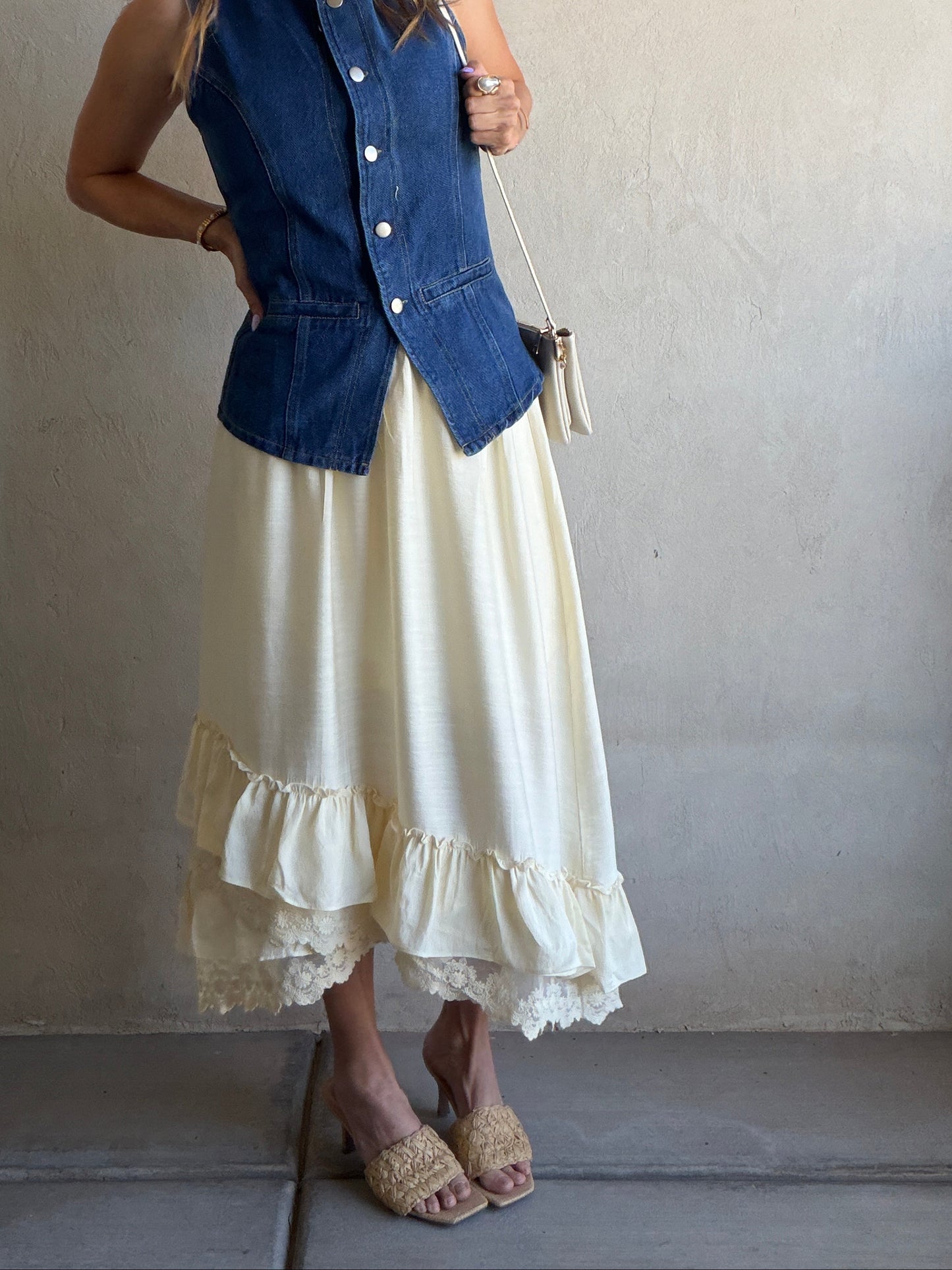 Jordy Lace Detailed Skirt in Cream
