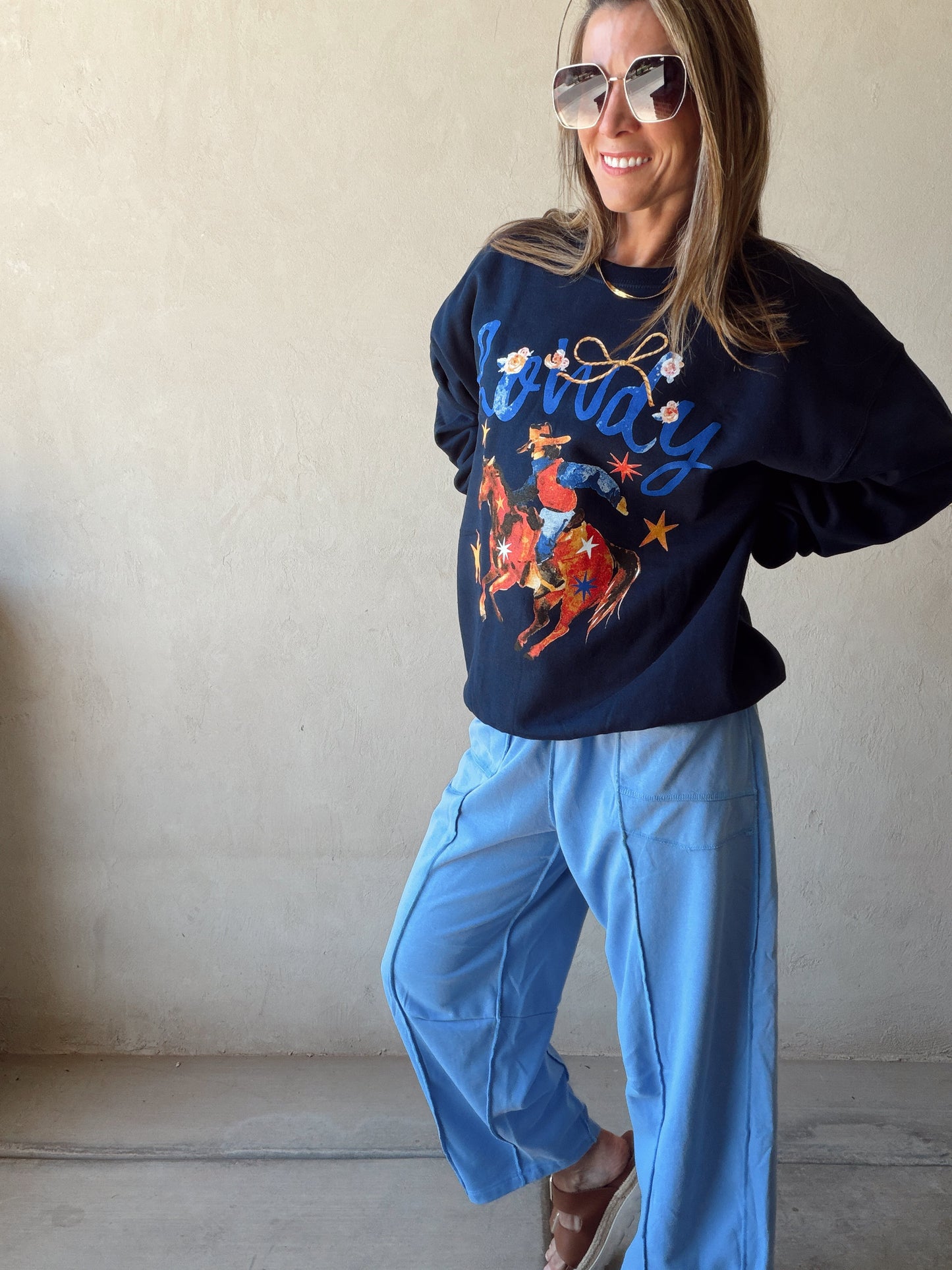 Howdy Sweatshirt in Navy