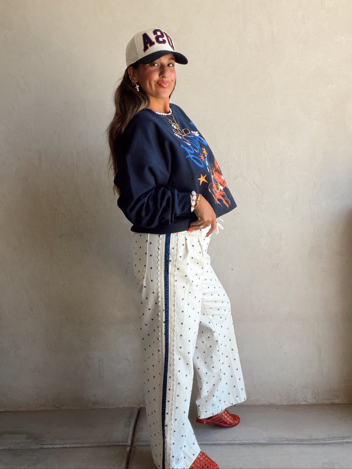 Howdy Sweatshirt in Navy