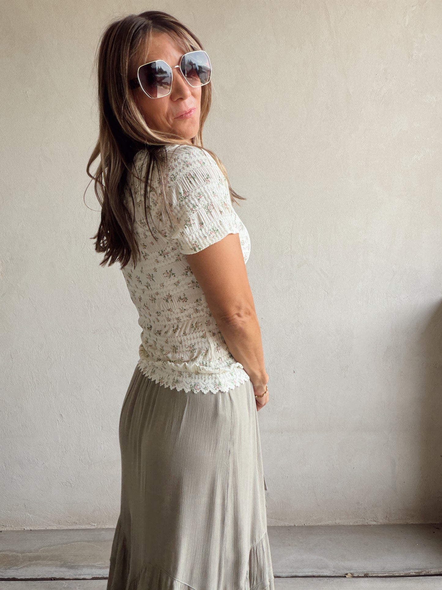 Andrea Fitted Floral Top in Cream