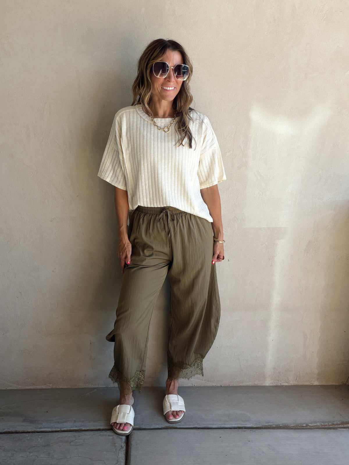 Bella Lace Detailed Pants in Olive
