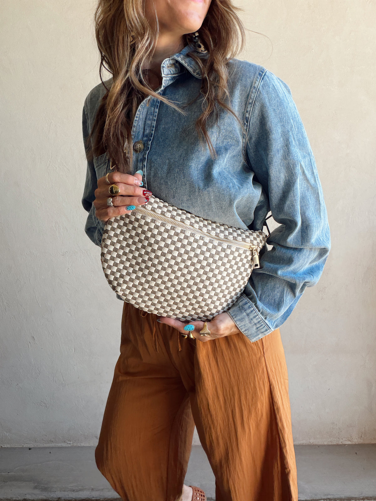 Betty Crossbody Bag in Gray & Cream