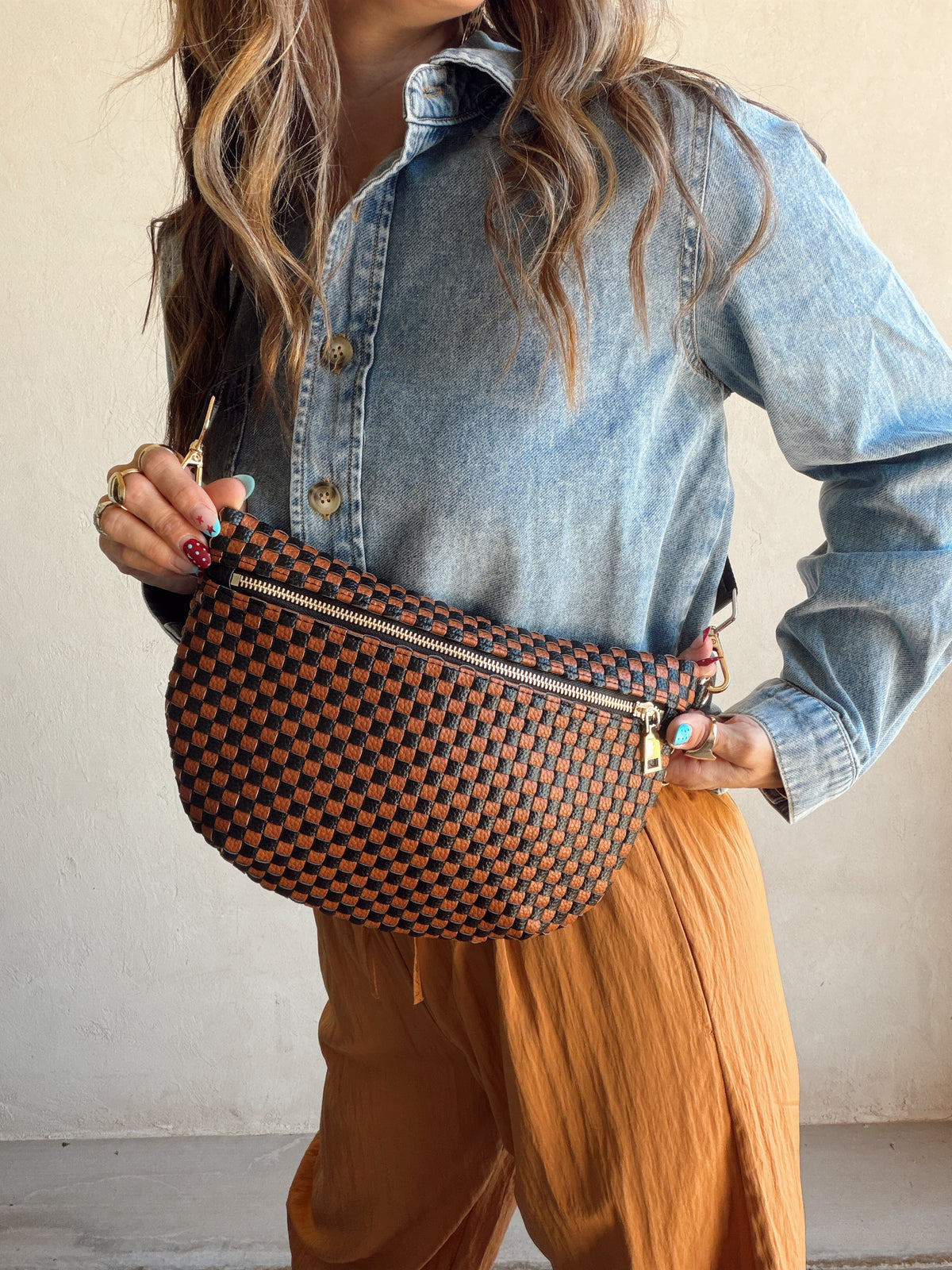 Betty Crossbody Bag in Cognac & Black