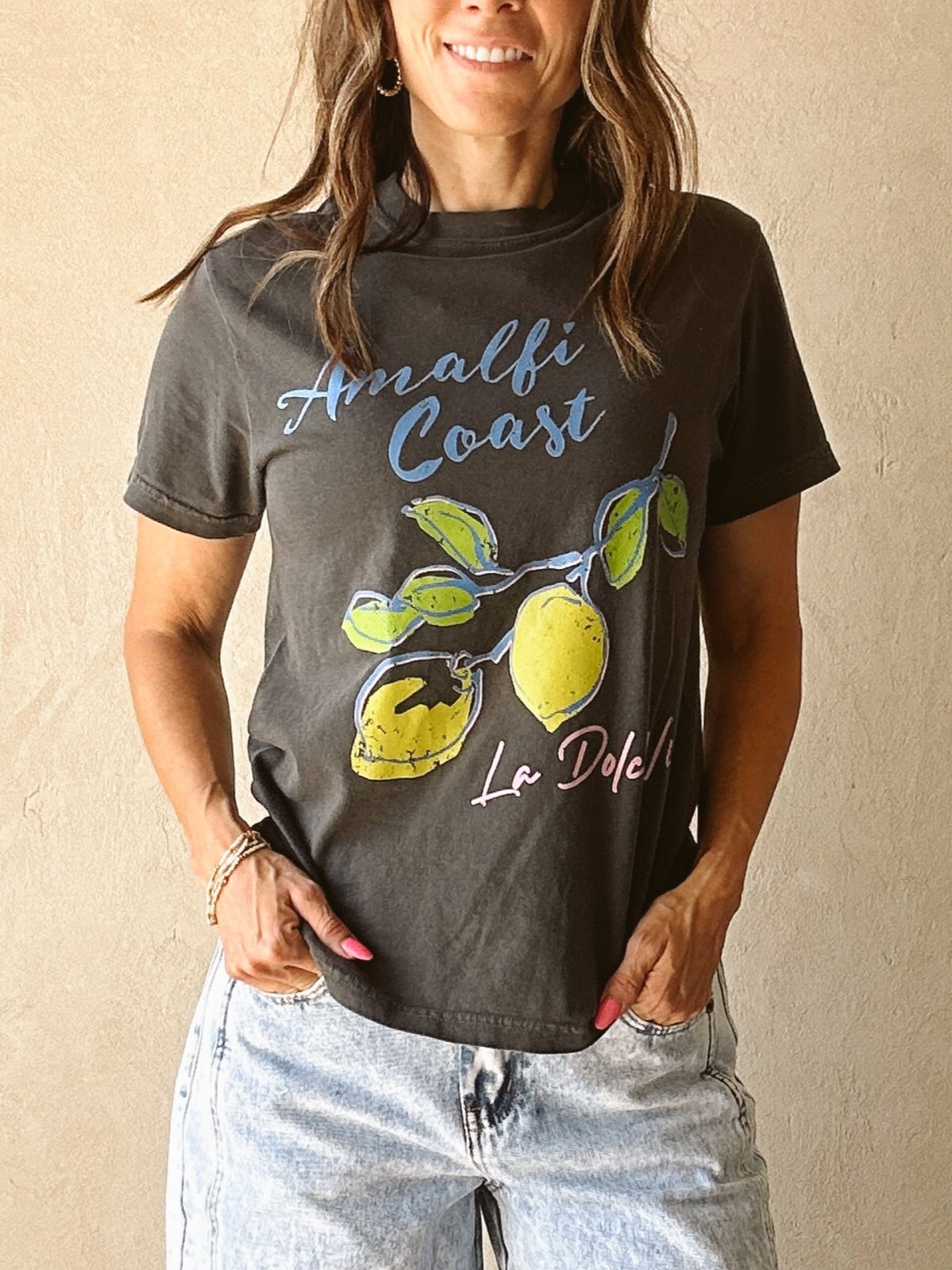 Amalfi Coast Tee in Pepper