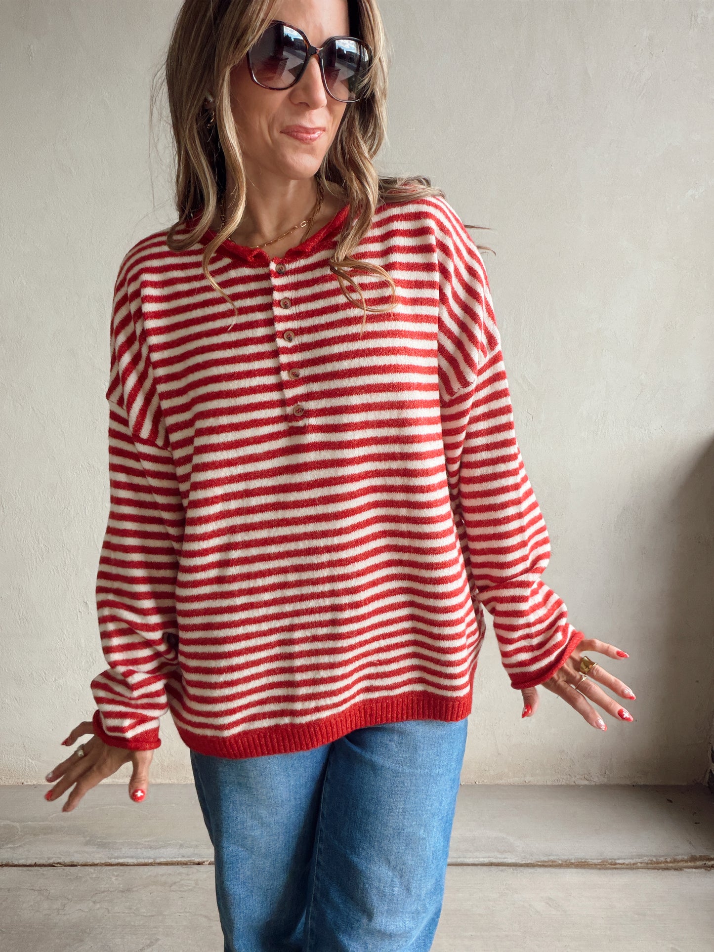 Hanna Henley Sweater in Red
