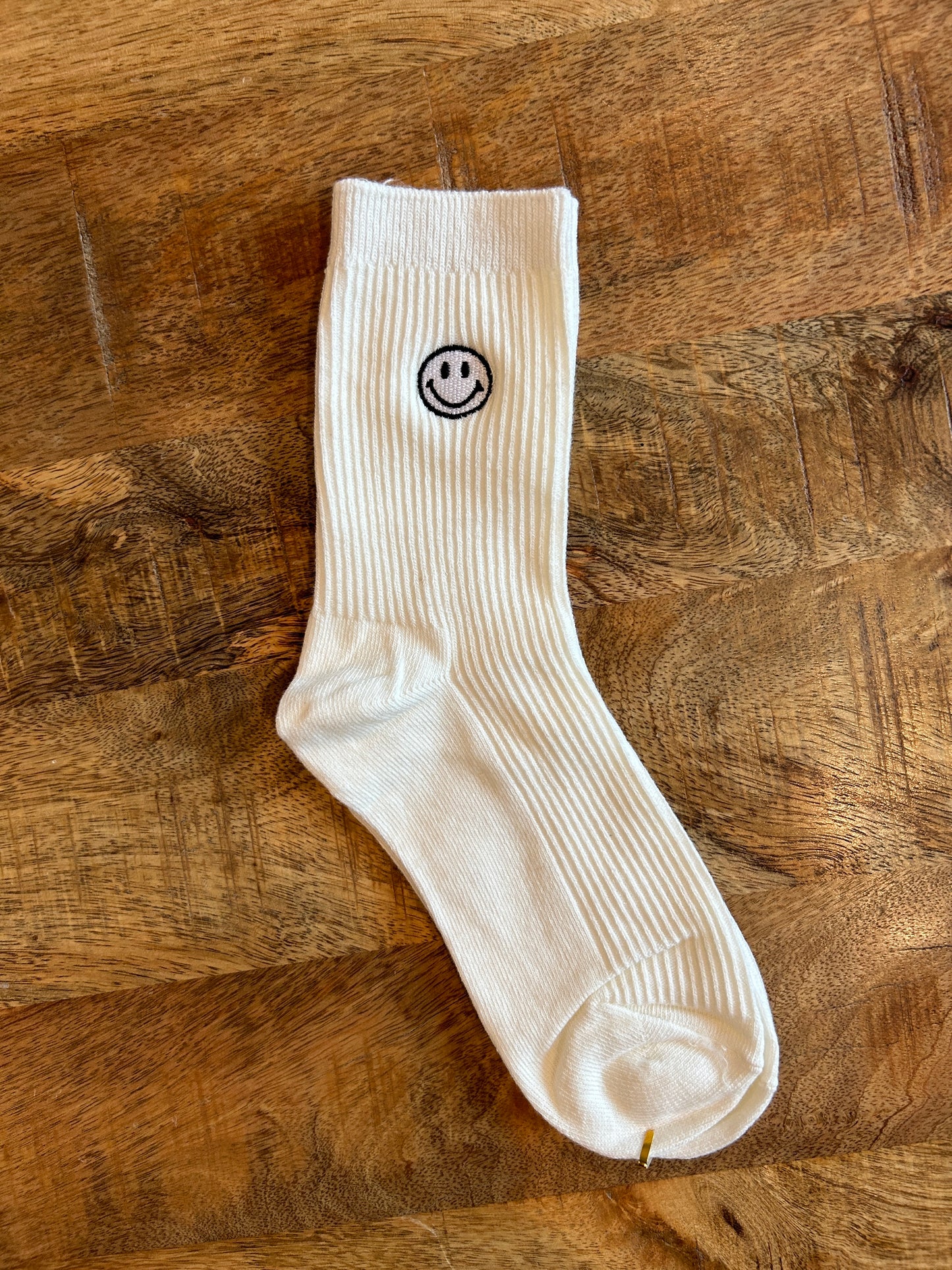 Embroidered Ribbed Smiley Socks in White